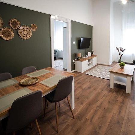 Volenter Lux Apartment Uno Baja Exteriör bild