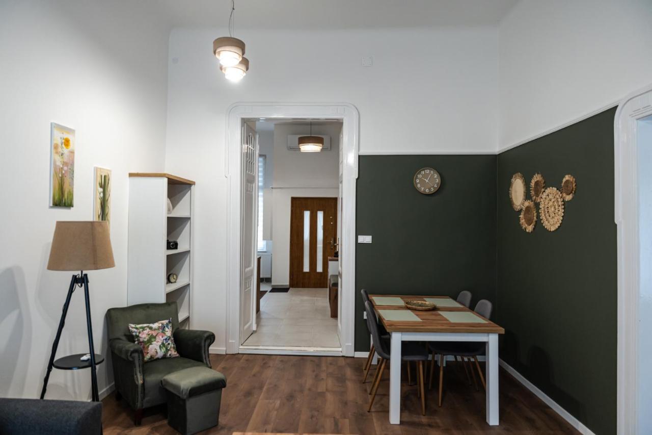 Volenter Lux Apartment Uno Baja Exteriör bild