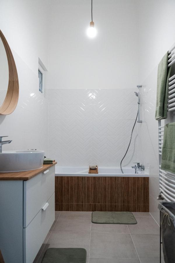 Volenter Lux Apartment Uno Baja Exteriör bild