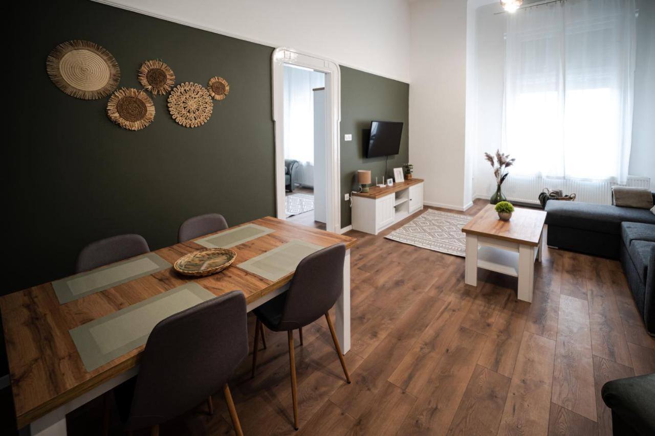 Volenter Lux Apartment Uno Baja Exteriör bild